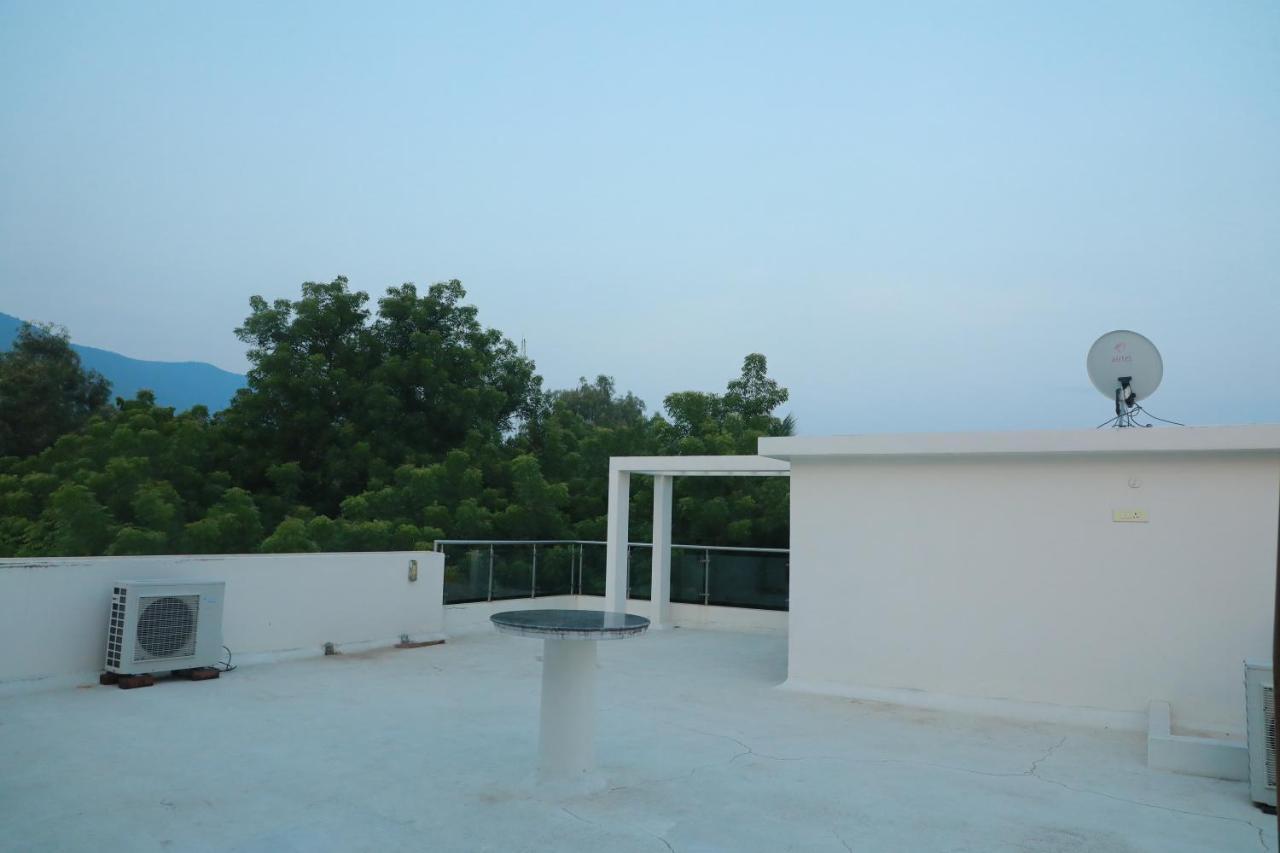 Hill View Paradise - 2Bhk'S & Rooms - A Golden Group Of Premium Home Stays - Tirupati Bagian luar foto