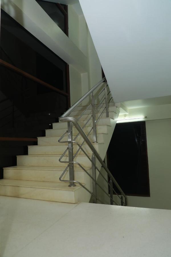 Hill View Paradise - 2Bhk'S & Rooms - A Golden Group Of Premium Home Stays - Tirupati Bagian luar foto