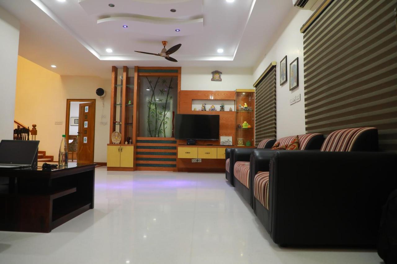 Hill View Paradise - 2Bhk'S & Rooms - A Golden Group Of Premium Home Stays - Tirupati Bagian luar foto