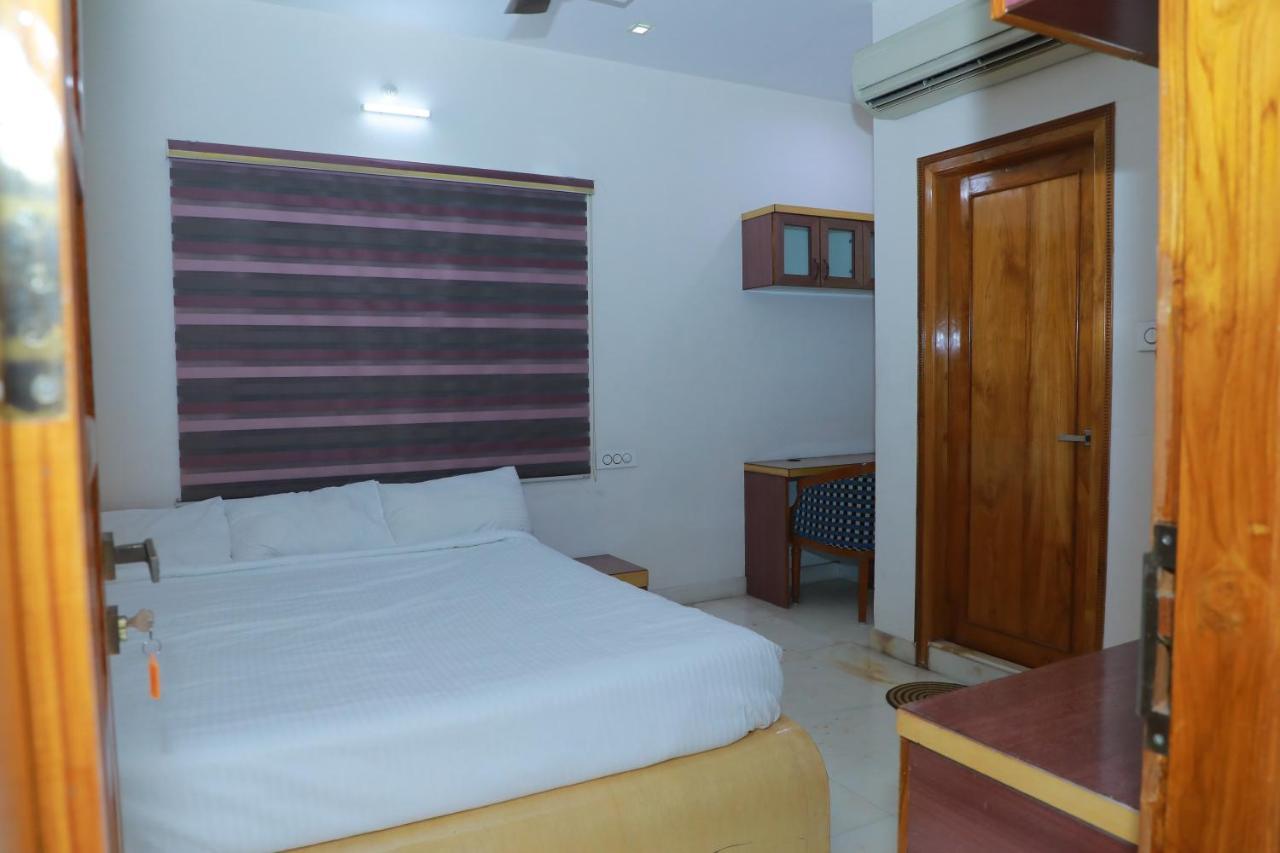 Hill View Paradise - 2Bhk'S & Rooms - A Golden Group Of Premium Home Stays - Tirupati Bagian luar foto