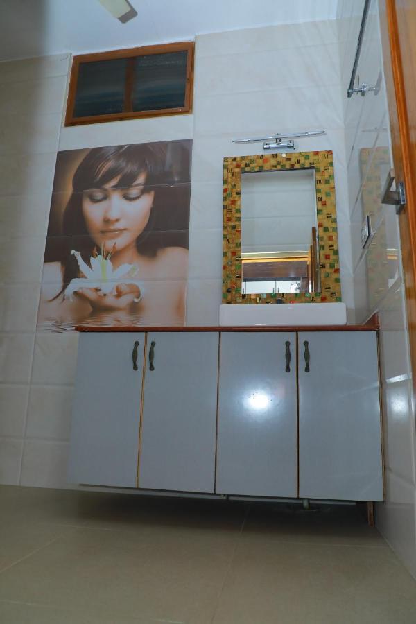 Hill View Paradise - 2Bhk'S & Rooms - A Golden Group Of Premium Home Stays - Tirupati Bagian luar foto