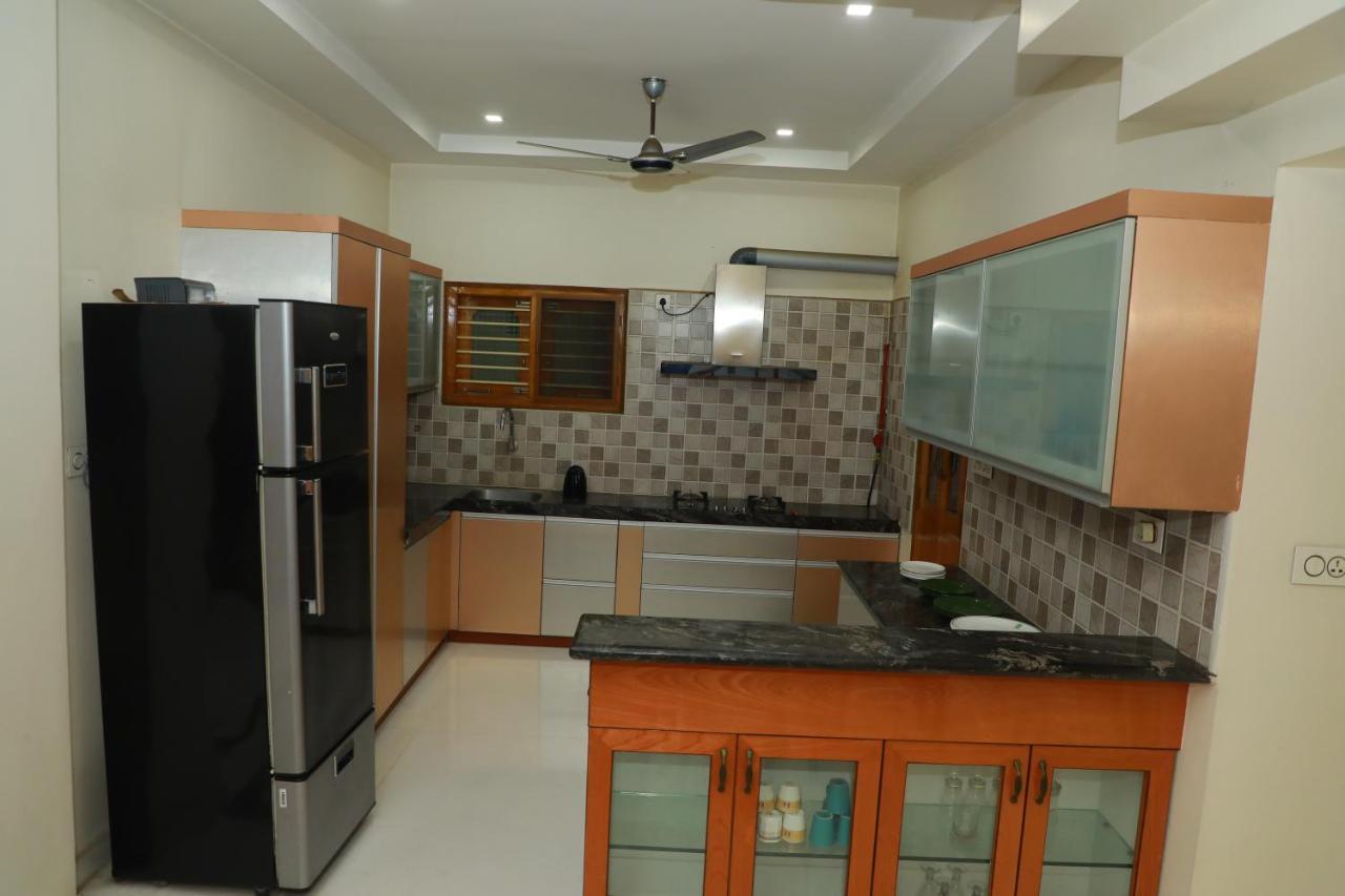Hill View Paradise - 2Bhk'S & Rooms - A Golden Group Of Premium Home Stays - Tirupati Bagian luar foto