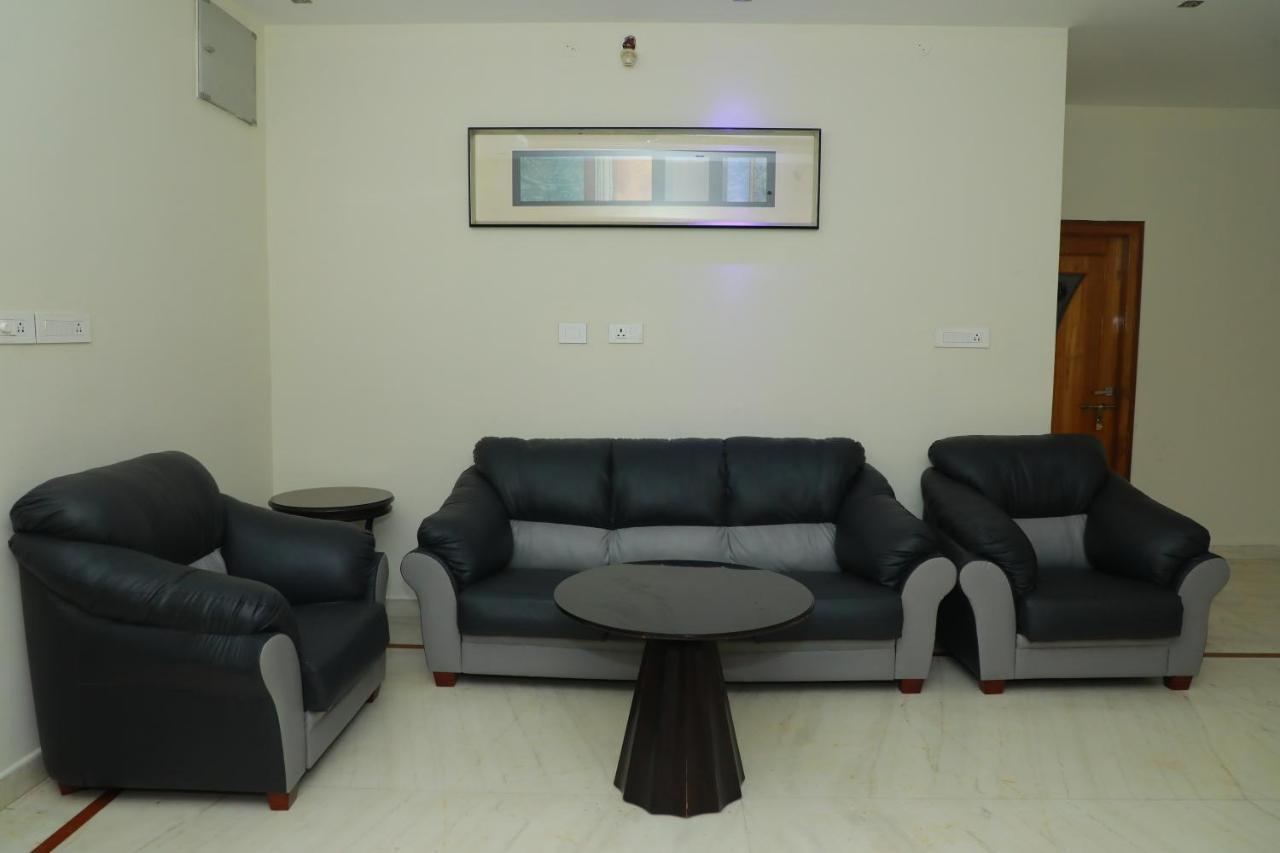 Hill View Paradise - 2Bhk'S & Rooms - A Golden Group Of Premium Home Stays - Tirupati Bagian luar foto
