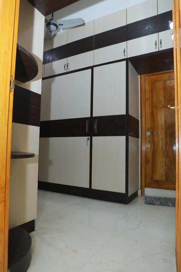Hill View Paradise - 2Bhk'S & Rooms - A Golden Group Of Premium Home Stays - Tirupati Bagian luar foto