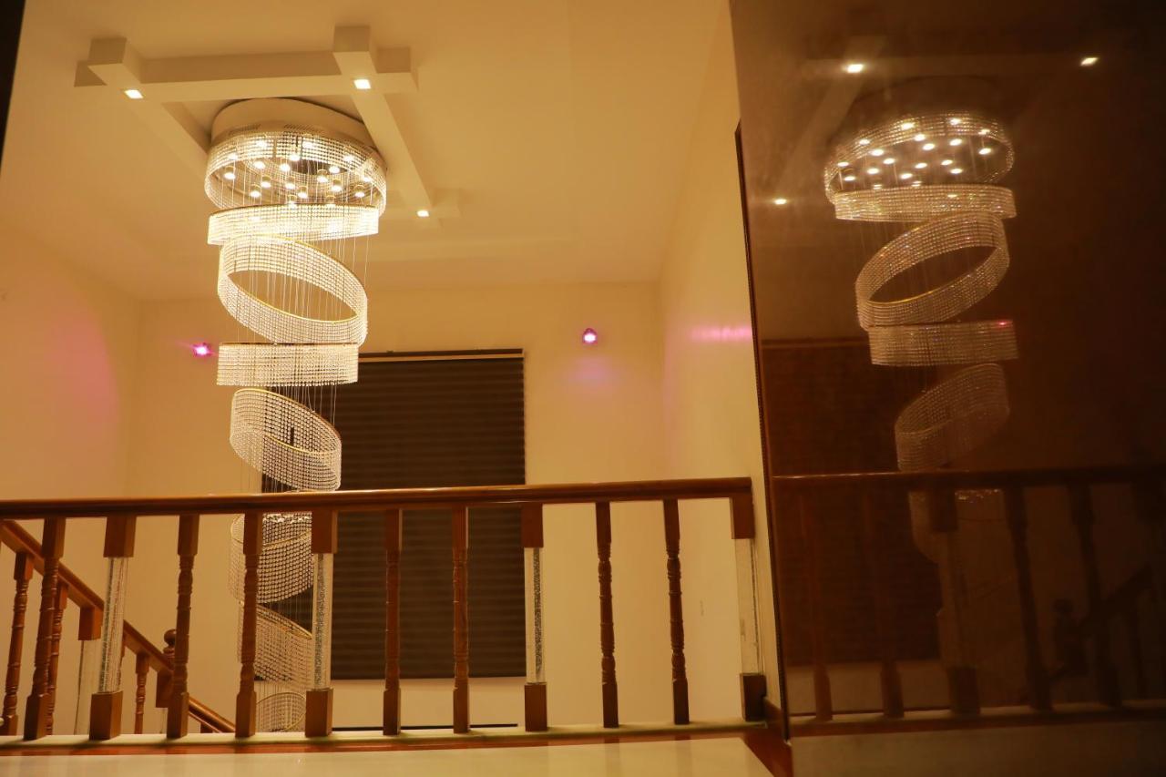 Hill View Paradise - 2Bhk'S & Rooms - A Golden Group Of Premium Home Stays - Tirupati Bagian luar foto