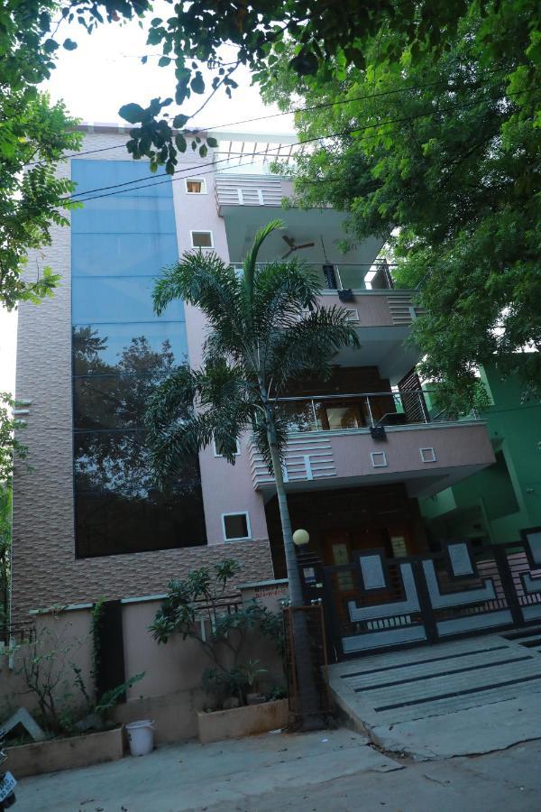 Hill View Paradise - 2Bhk'S & Rooms - A Golden Group Of Premium Home Stays - Tirupati Bagian luar foto