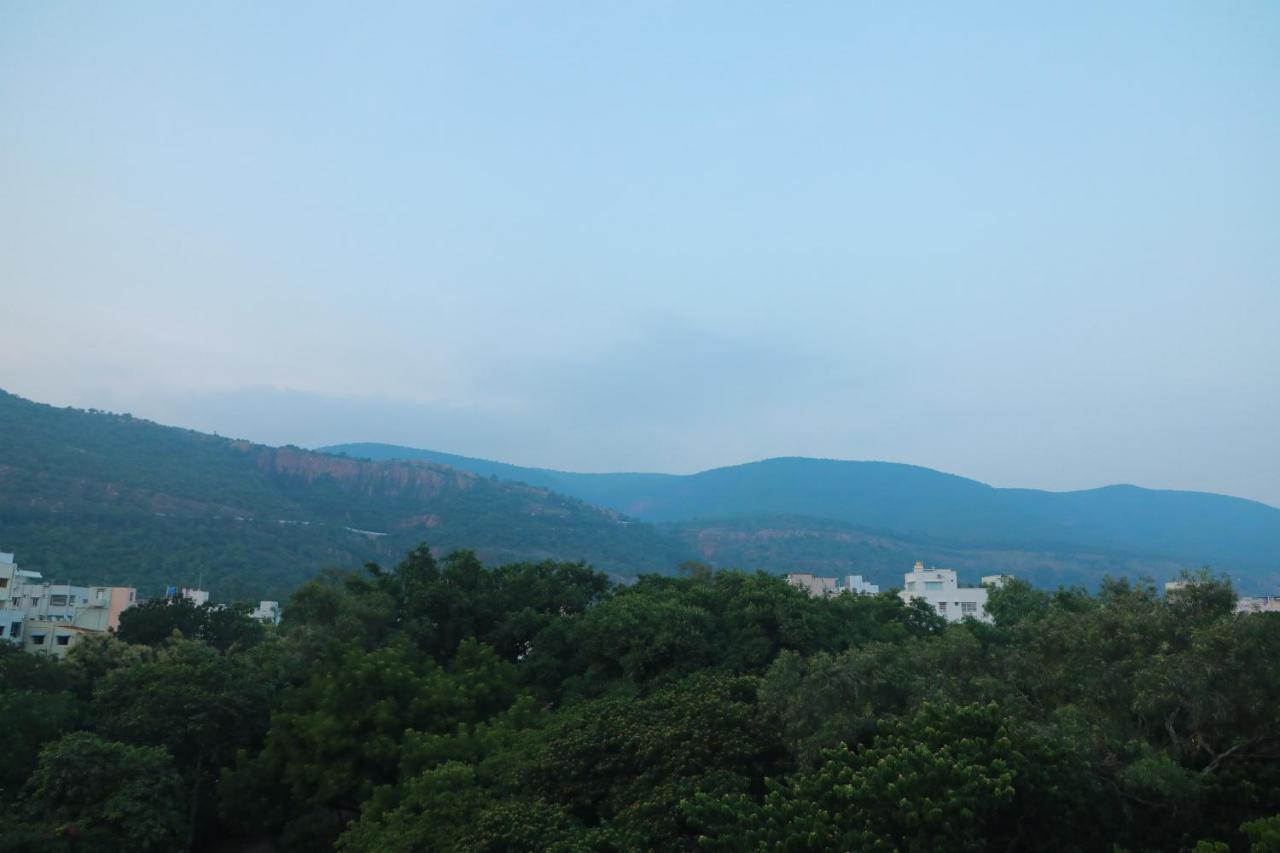 Hill View Paradise - 2Bhk'S & Rooms - A Golden Group Of Premium Home Stays - Tirupati Bagian luar foto