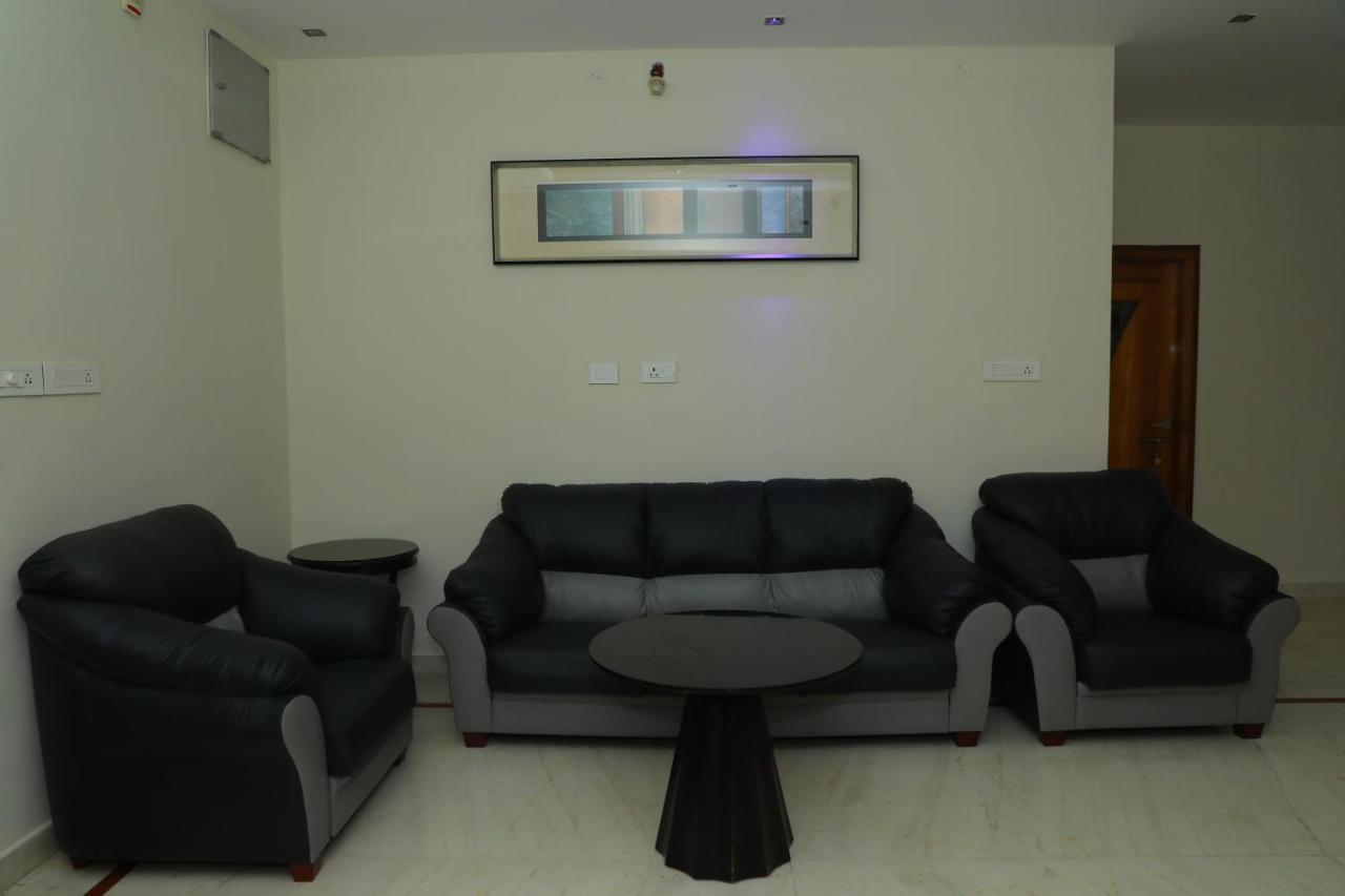 Hill View Paradise - 2Bhk'S & Rooms - A Golden Group Of Premium Home Stays - Tirupati Bagian luar foto