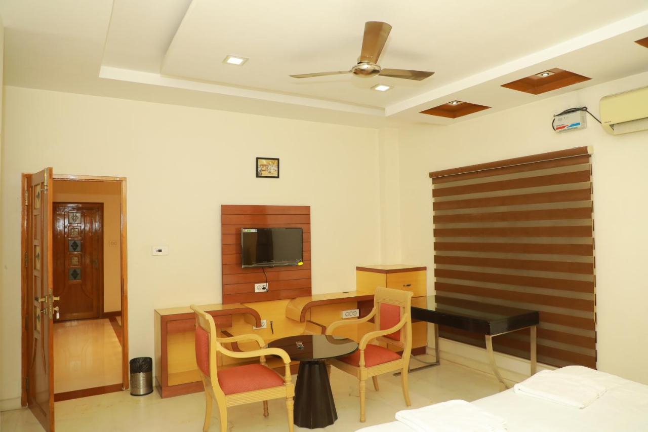 Hill View Paradise - 2Bhk'S & Rooms - A Golden Group Of Premium Home Stays - Tirupati Bagian luar foto
